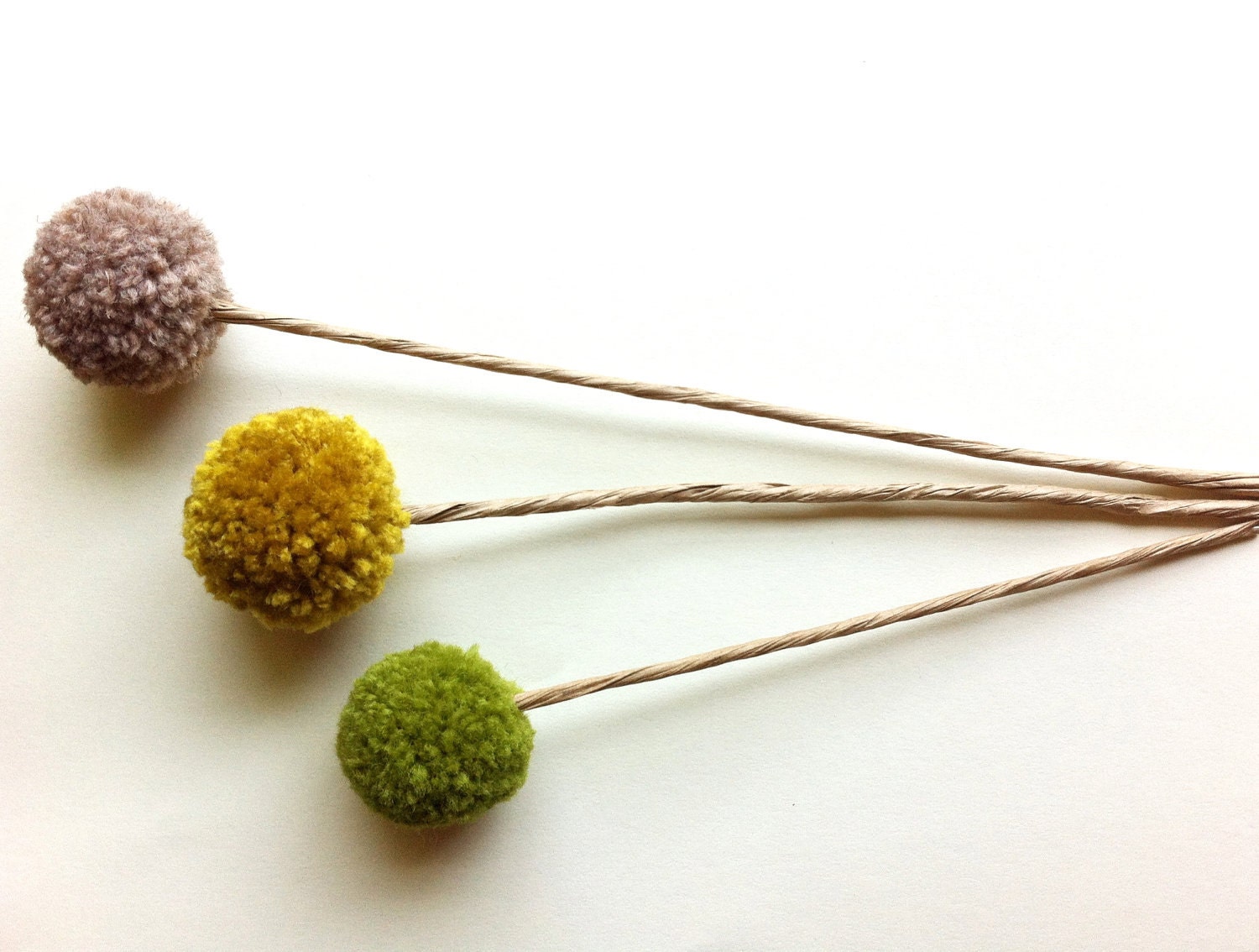 Spring Moss Pom Pom Flowers / Woodland Rustic Home Decor / Billy Balls / Craspedia / Billy Buttons