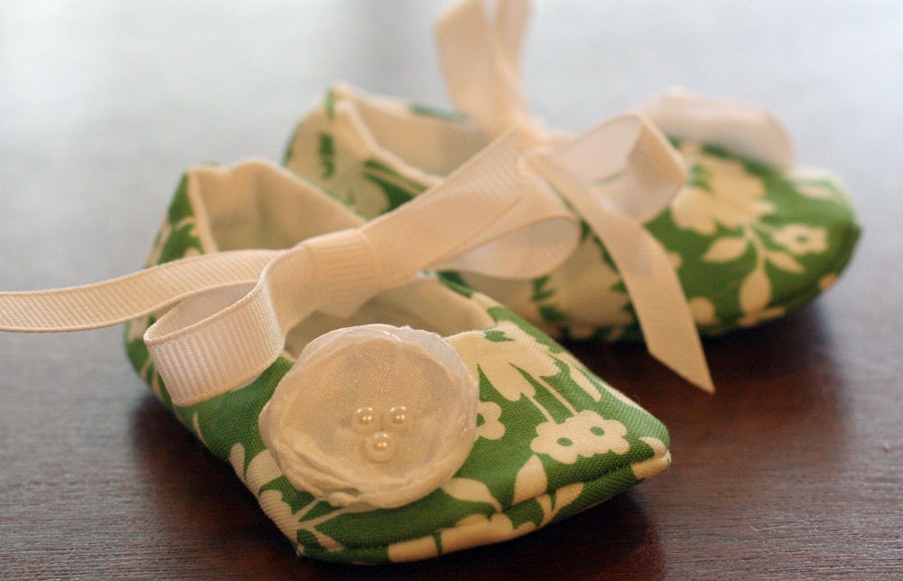 Baby Girl Shoes - Green Mary Janes with BONUS matching headband