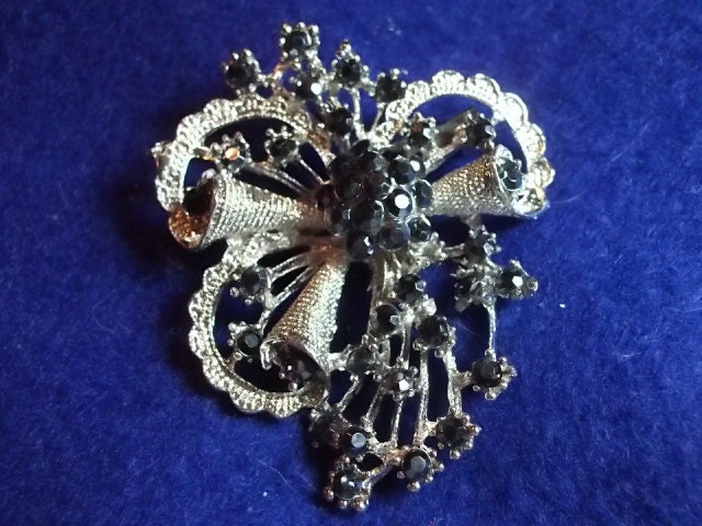 Vintage Rhinestone Brooch Black Rhinestone Flower Brooch Pin (693)