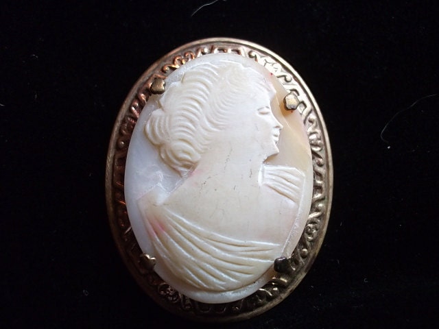 Vintage Cameo Brooch, Large White Cameo, Hand Carved Cameo, Oval Cameo Brooch (sn 678)