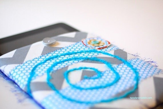 iPad, iPad 2, iPad 3 Sleeve/Cover - Grey and White Chevron, Teal Polka Dots Il_570xn