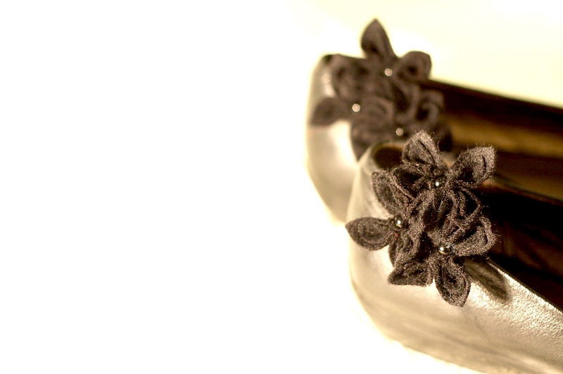 Black Romance, Felt Flower Shoe Clips