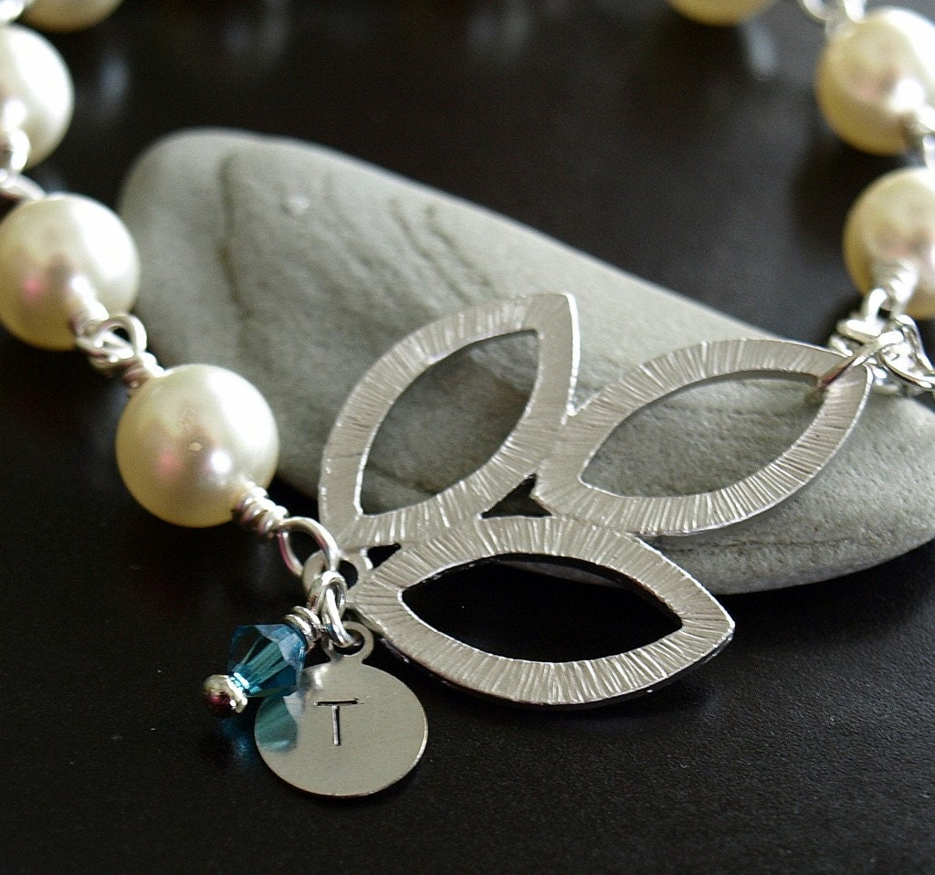 Personalized Swarovski Crystal Pearl Bracelet..the Perfect Bridesmaid Gift