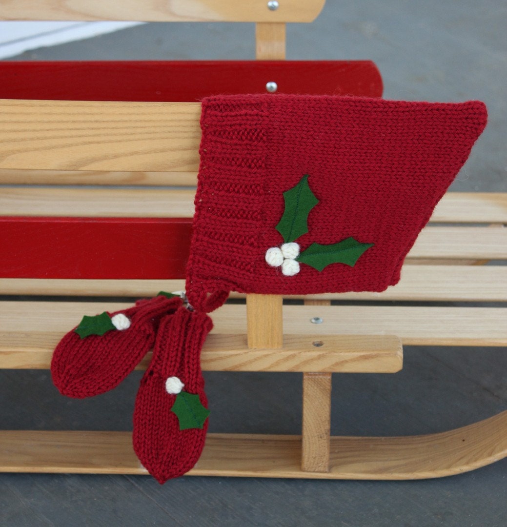 Red Holly Bobble Bonnet