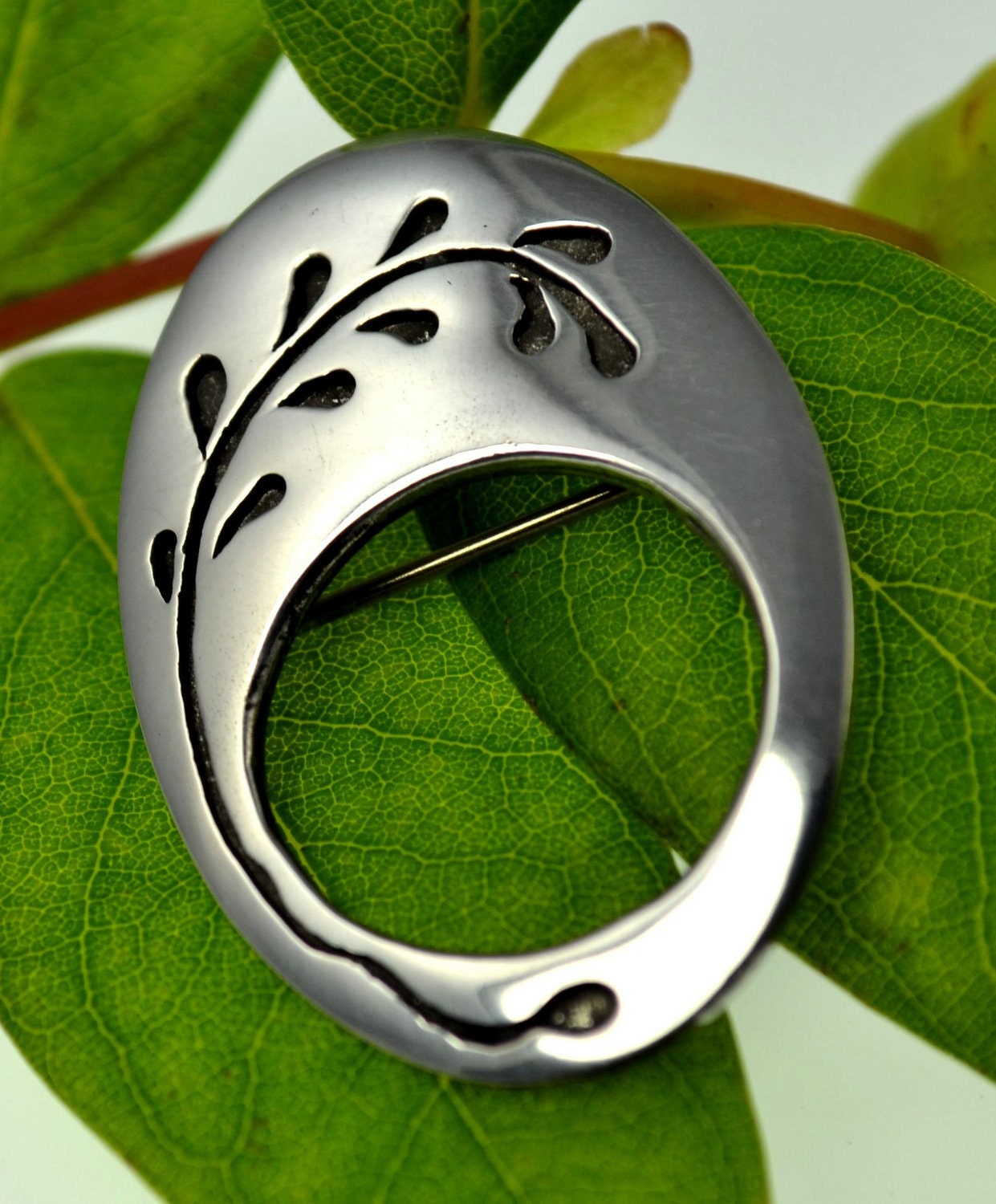Spectacular Specs Holder Brooch for reading glasses