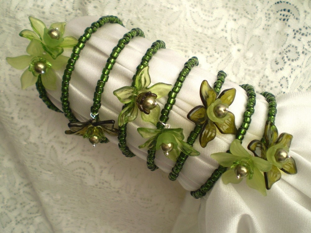 Olivine Green Bracelet Acrylic Flowers Pearls Seed Beads Memory Wire