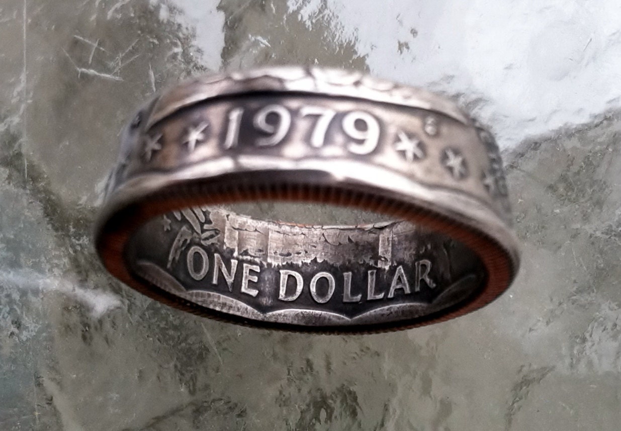 COIN RING 1979 Susan B Anthony Dollar Coin In Size 8.5-12
