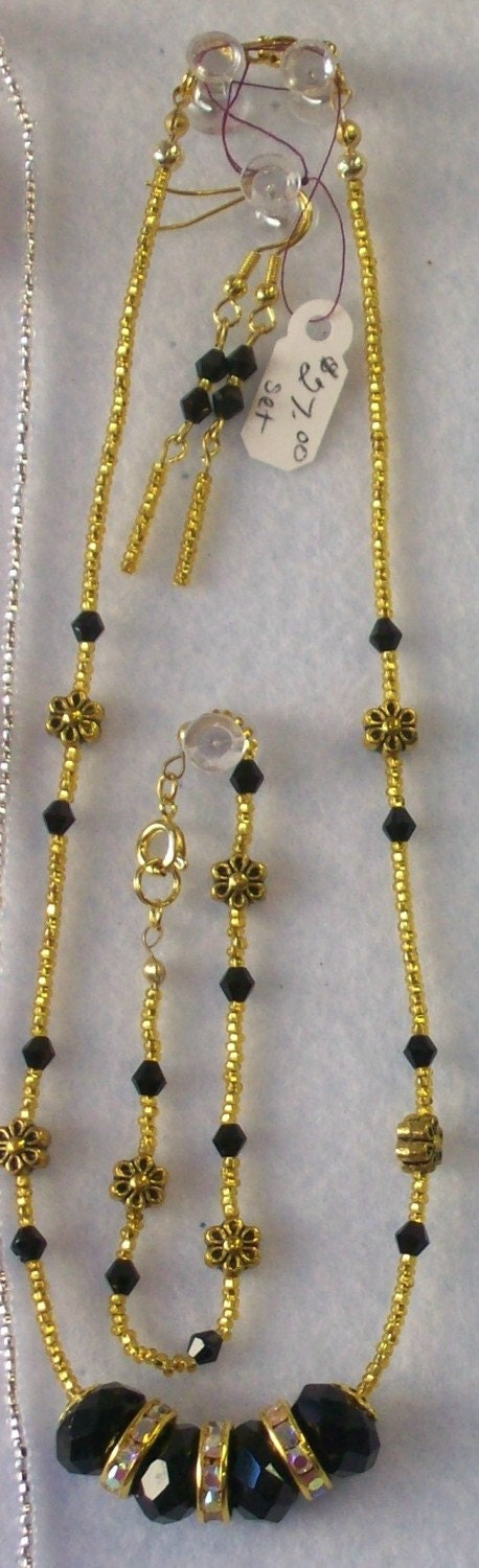 Gold Bling ... Necklace, Bracelet and Earrings