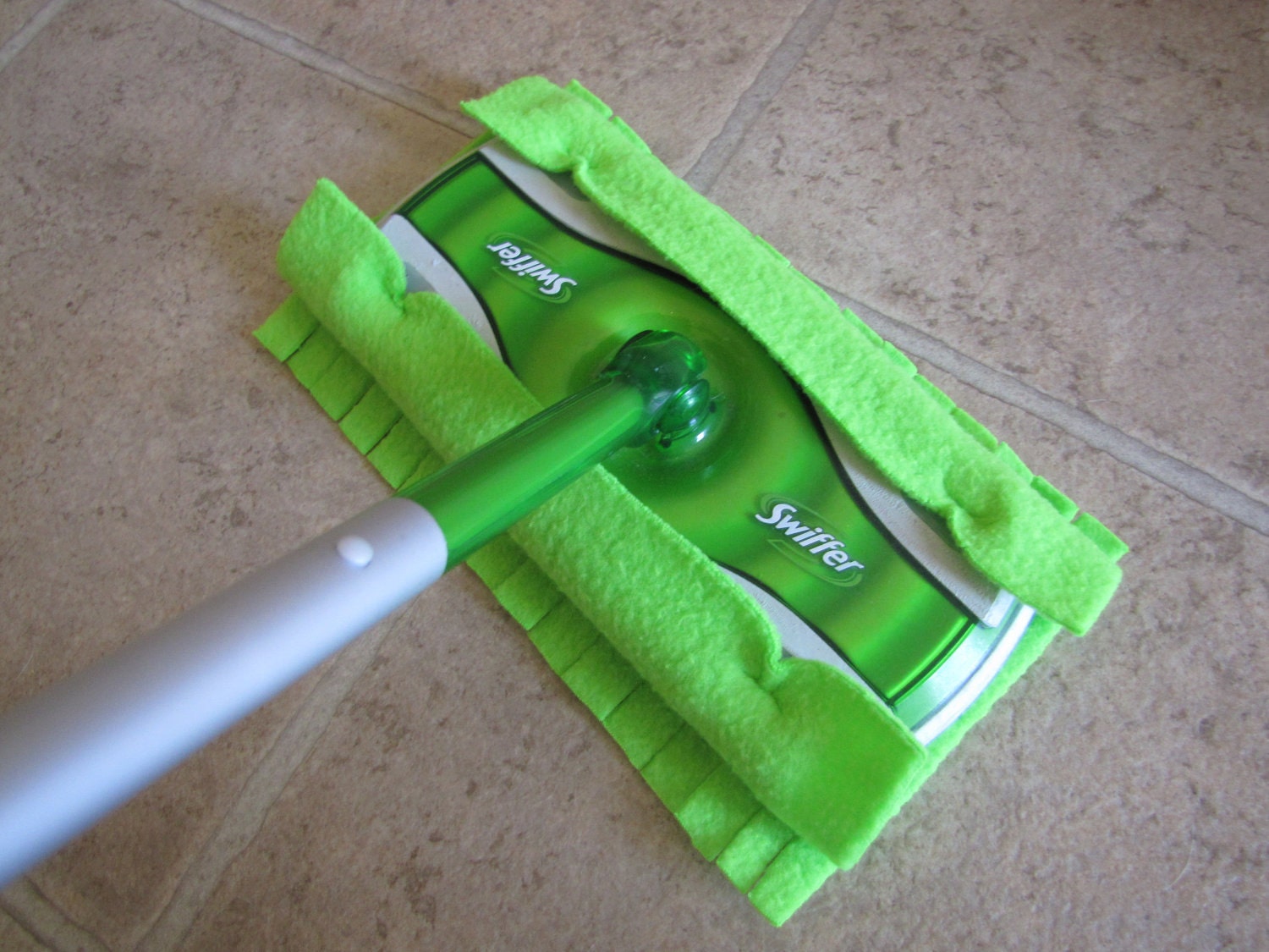 THREE EcoFriendly Re-usable Swiffer Sweeper Dusting Covers, Classic Green