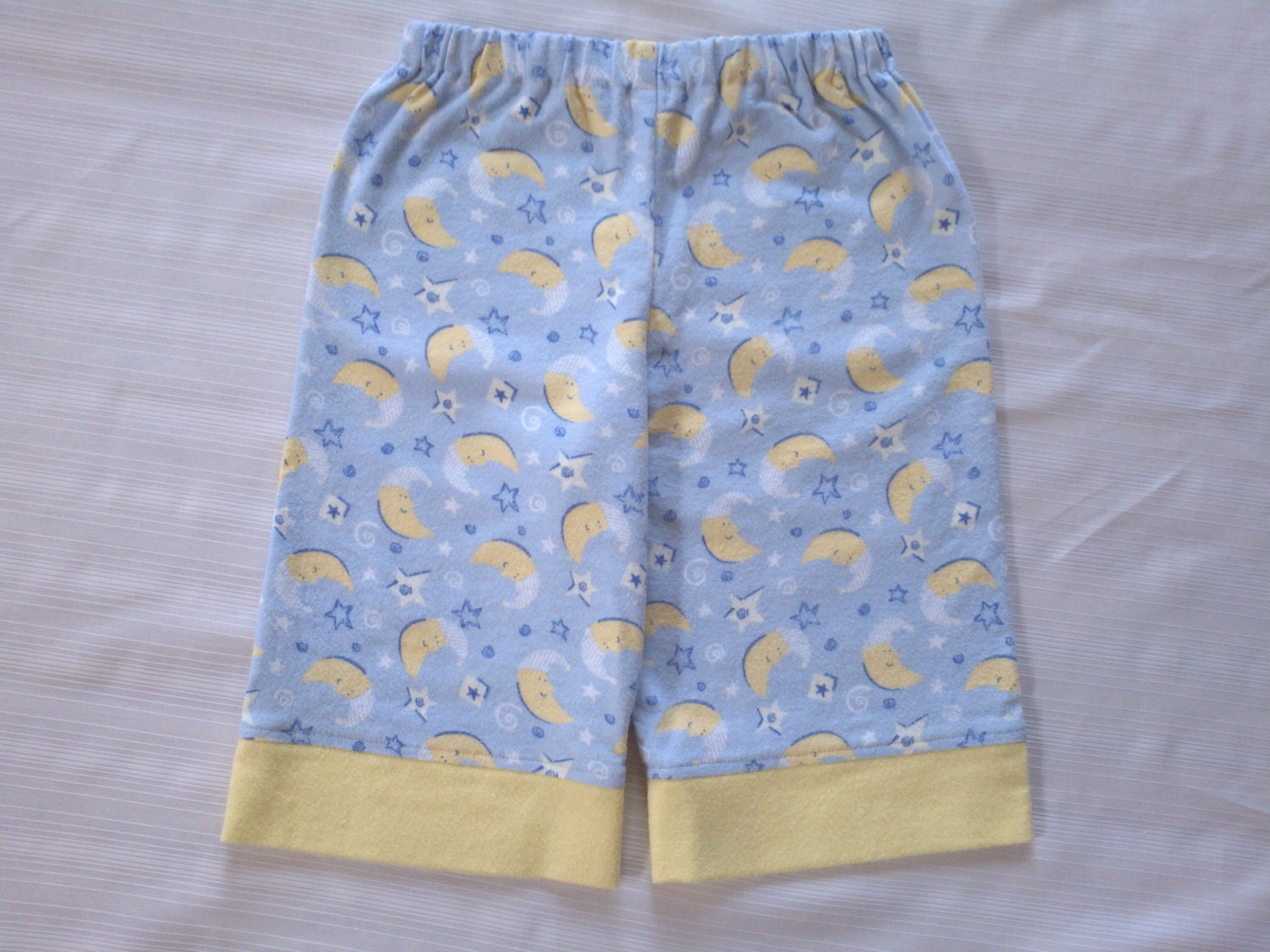 Flannel pants lounge pants pajama bottoms blue yellow moon print - size 2T