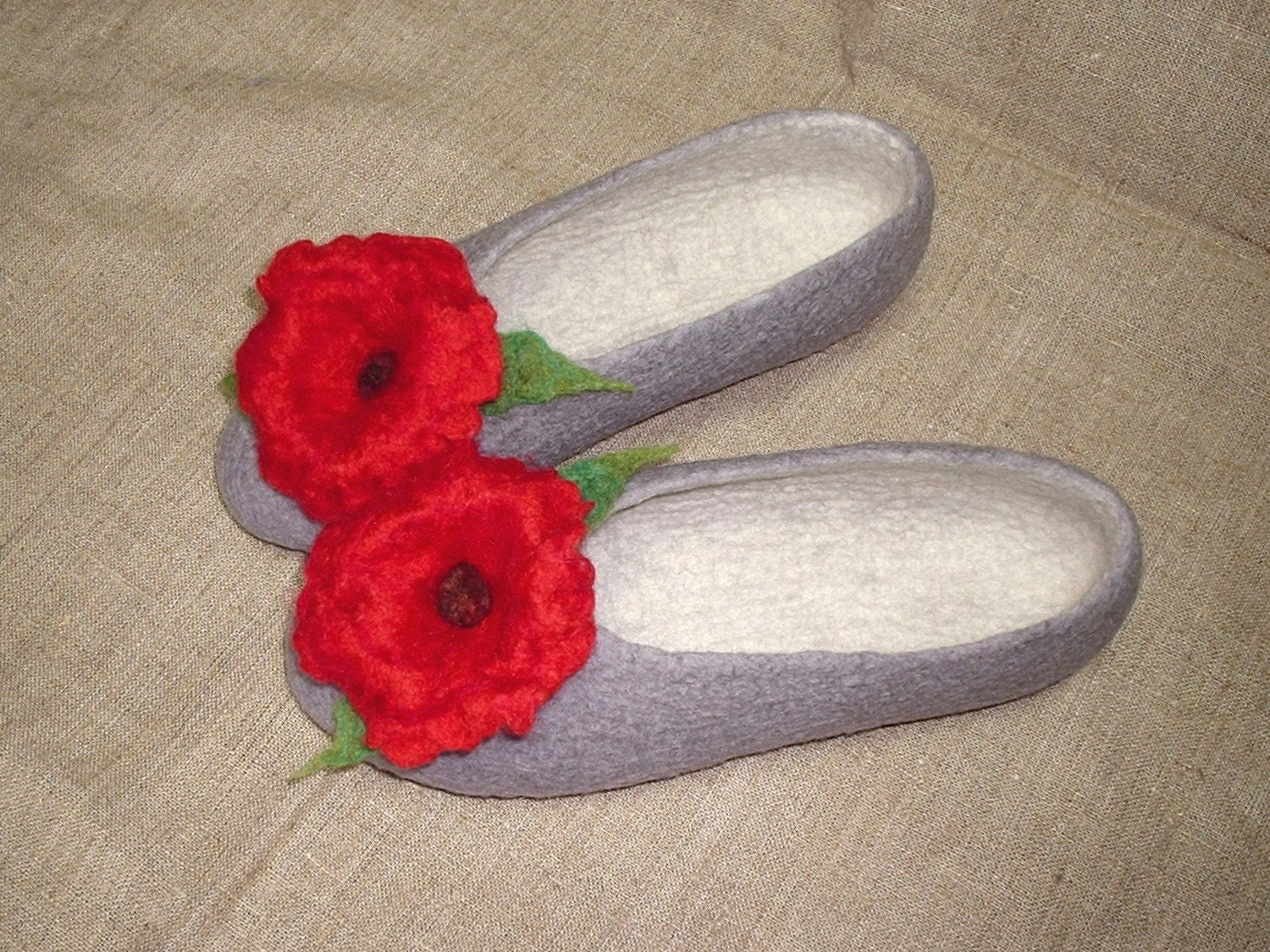 Felted slippers / Red Poppies ... / White / Grey / Green / Brown  / Handmade