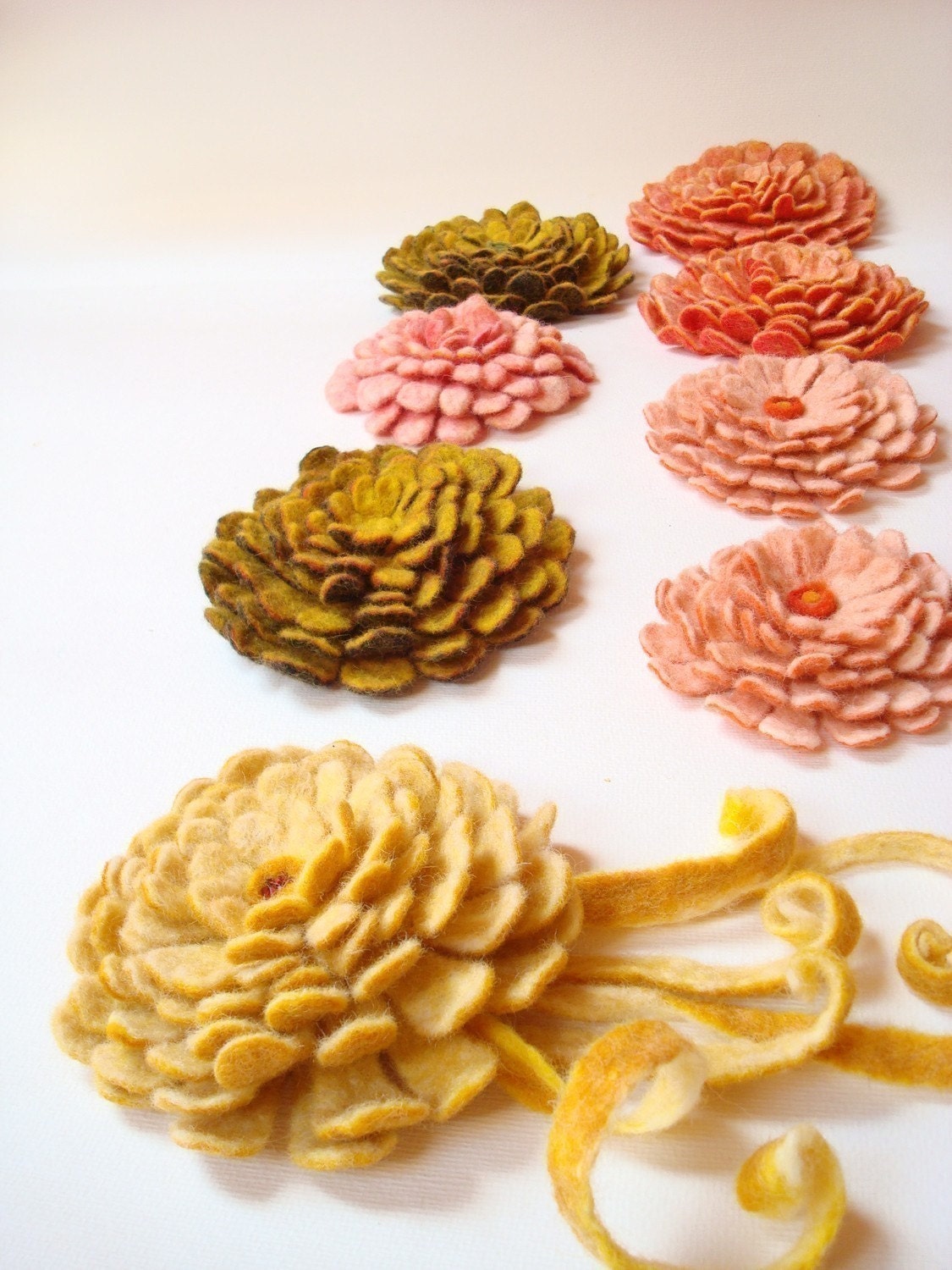 PDF Tutorial Felted wool flower in English