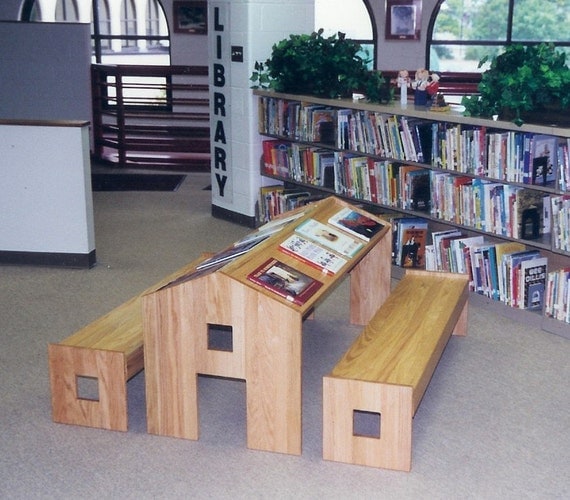 child's reading table