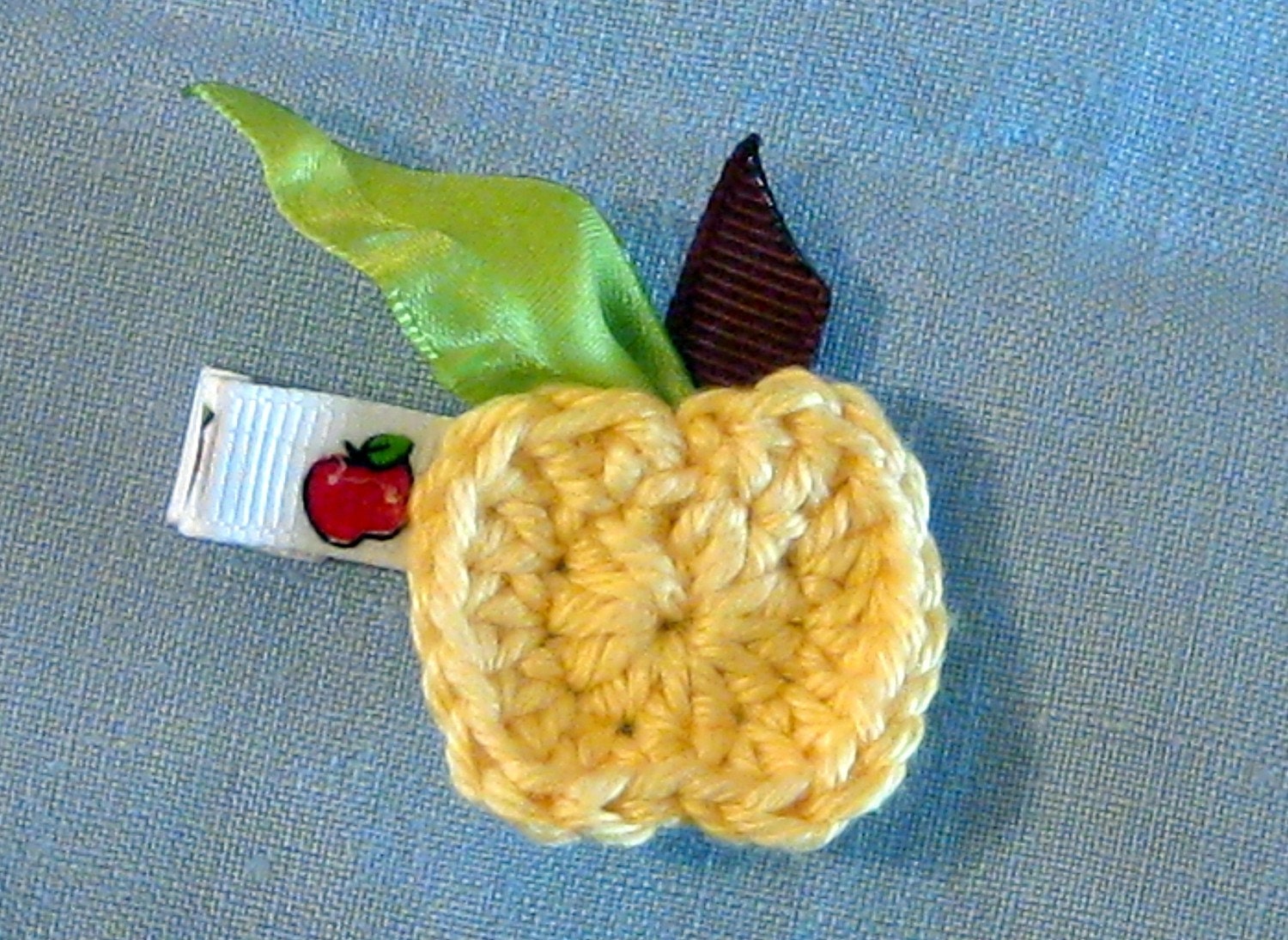Golden Delicious Yellow Apple crocheted clippie