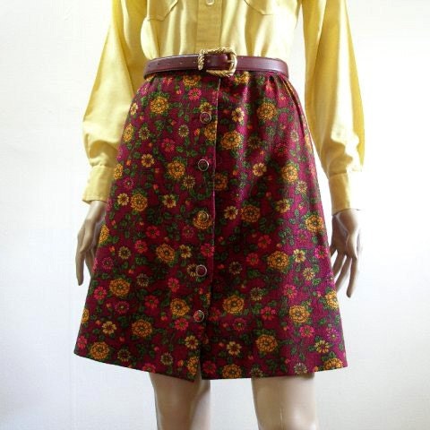 1970s Mini Skirt / 70s Button Front Skirt / Wool BURGUNDY Floral / Small