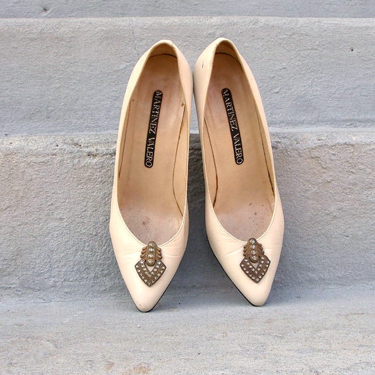 1980s High Heels / 80s Cream with ART DECO Look Pumps Shoes / 6.5M