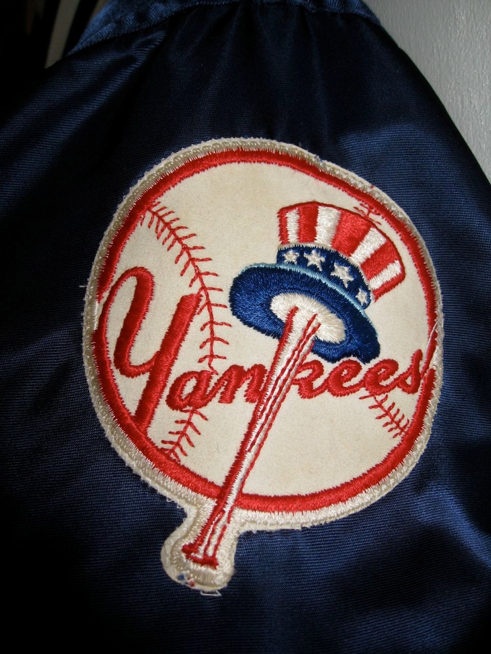 Original Vintage 1980's NY Yankees Baseball Team Starter Satin Jacket size Small
