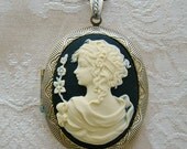 Large,Cameo,Locket,Necklace,Wedding,Bride,Bridesmaid, Anniversary,Classic,Birthday,Wife,Sister,Photos - Frances