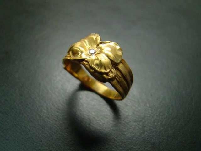 14K gold pansy ring with diamond