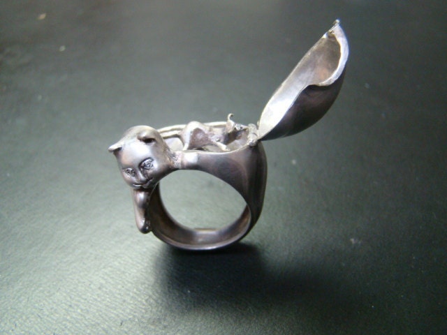 Cat Poison ring Sterling Silver and diamond eyes with mouse.