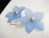 Periwinkle spring flower earrings - pastel blue flowers lilies - wedding bridesmaid - april showers