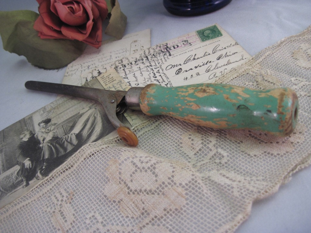 Vintage Curling Iron