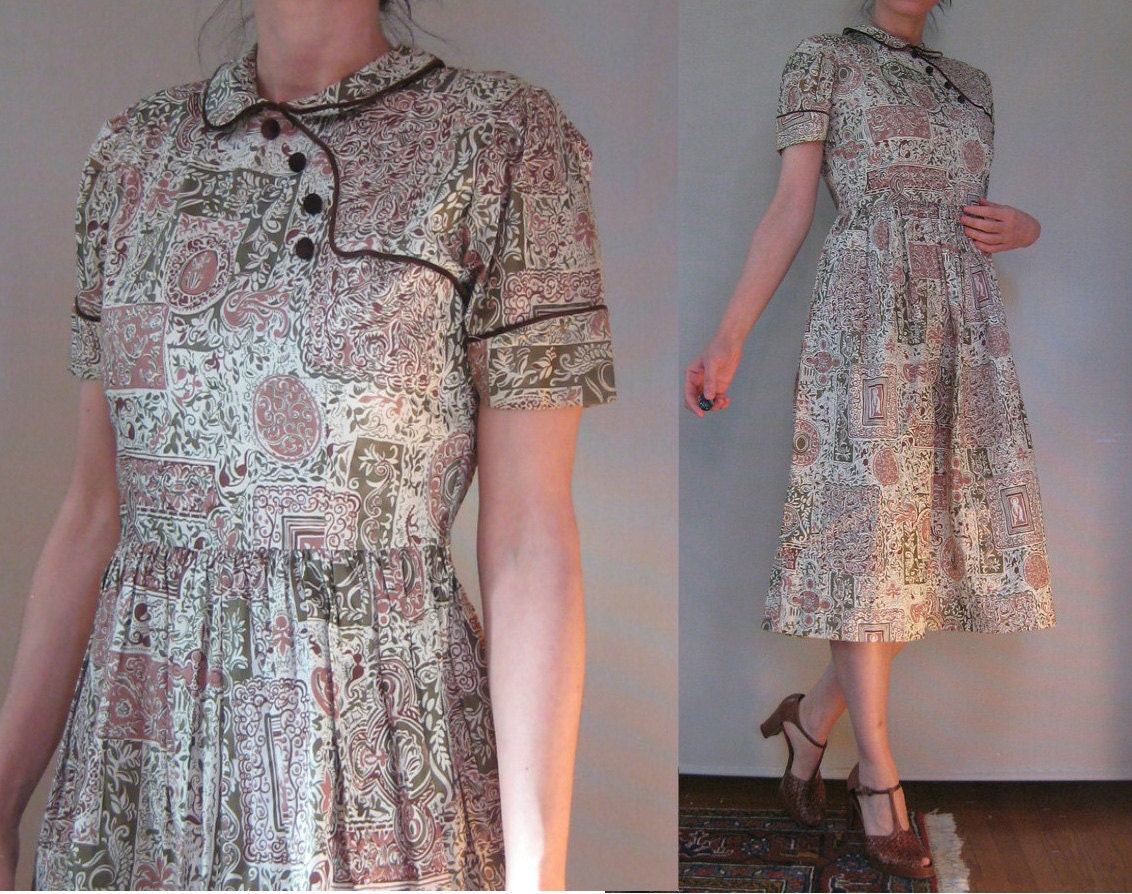 SALE Vtg 40s LEAVES ViNEs & MEDALLIONS Novelty Patchwork Olive Puce Wine Gold Puff Slv Peter Pan Collar Dress Small s/m 1940s