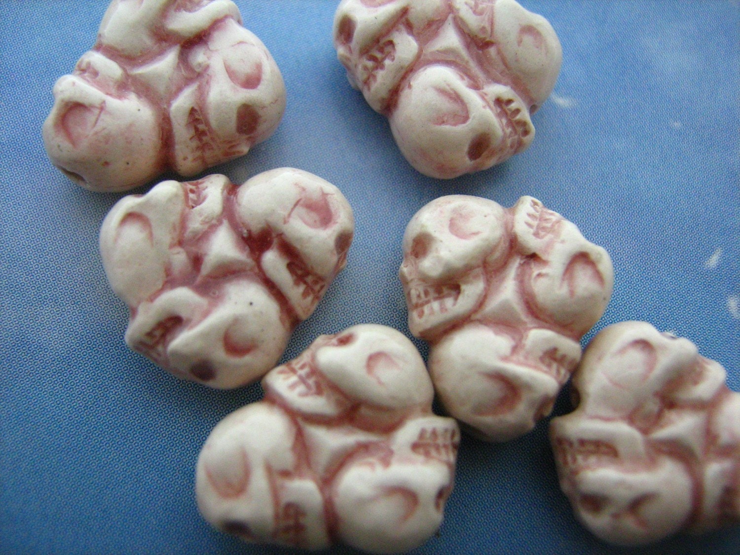 4 Tiny Pink Skull Wheel Beads - CB617 PINK