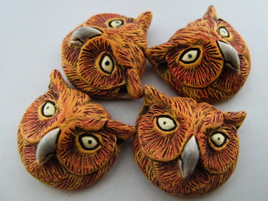 10 Large Owl Head Beads - brown - LG388