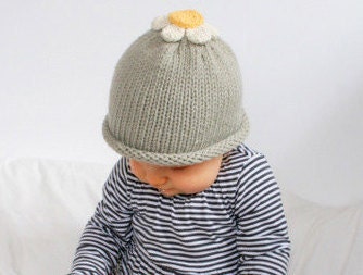 Newborn Hand Knitted Daisy Hat Available size up to 3 Months