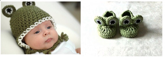 Green Frog Baby Booties Loafer Style with Cute Green Frog Eyes