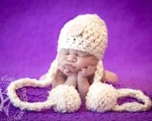 Big Button Newborn Pom Pom Hat Cream