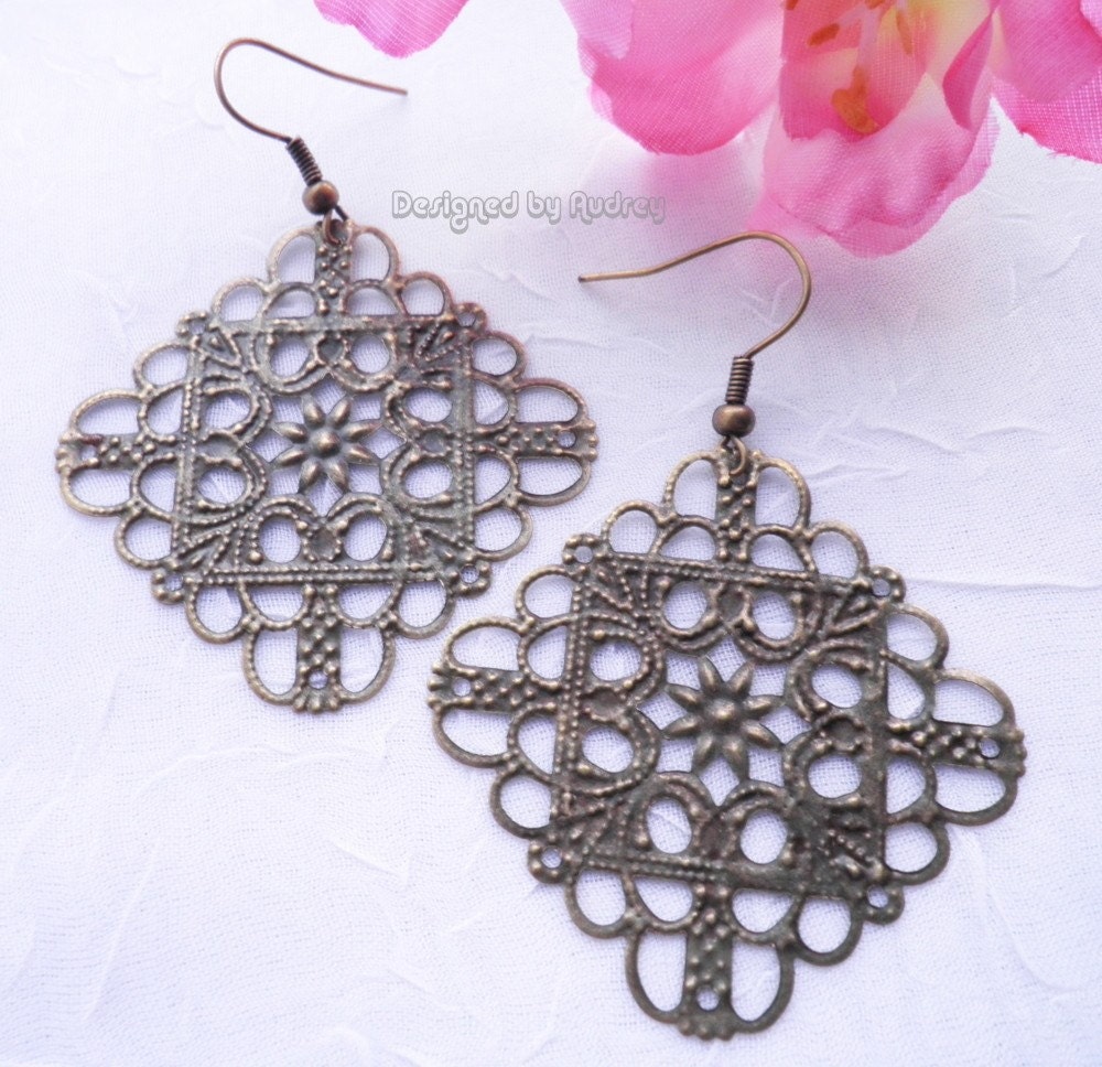 Antique Brass Filigree Diamond Shape Medallion Earrings