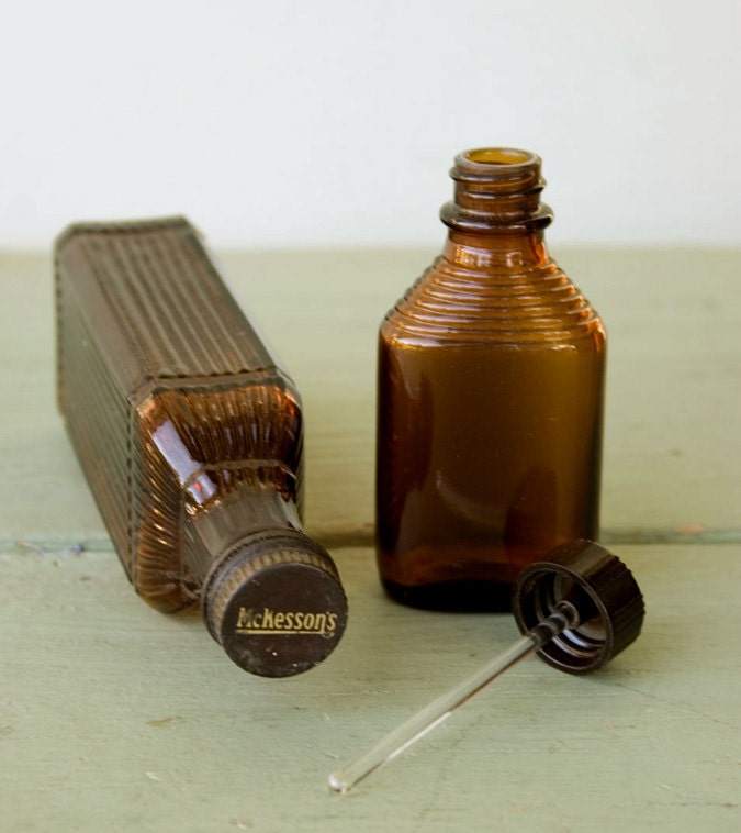 Items similar to Small Brown Vintage Medical Bottles on Etsy