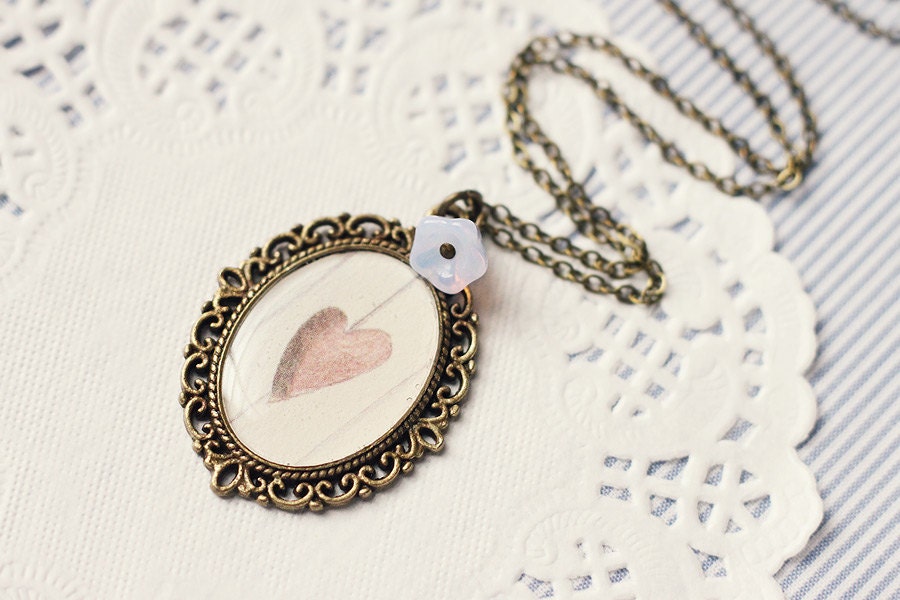 Valentines Vintage Art Pendant Necklace - Hollow Heart