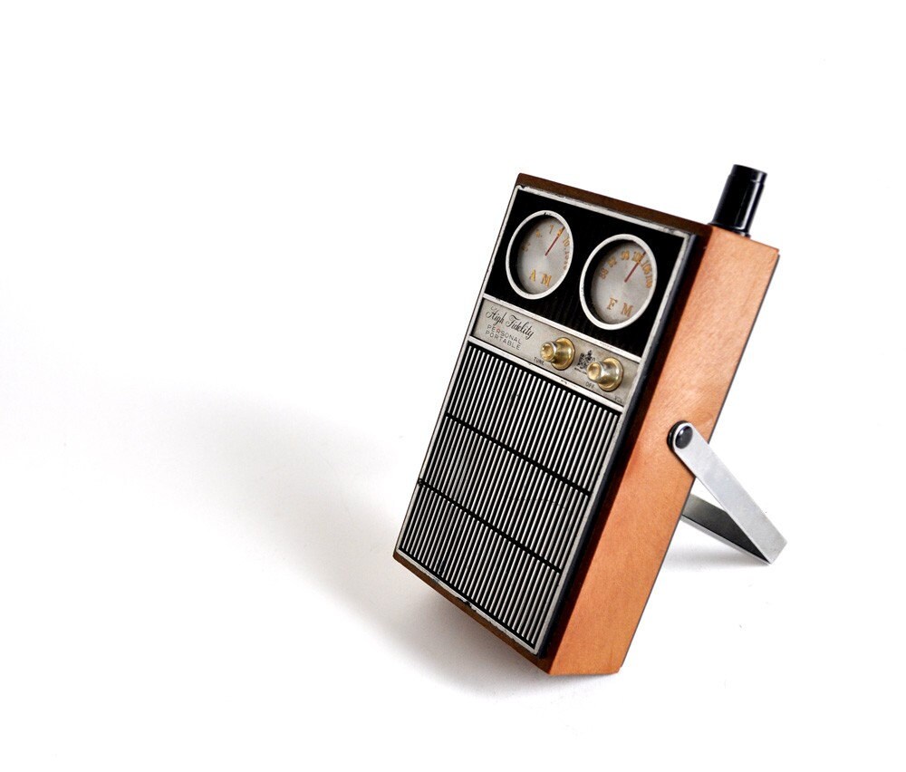 hidden flask in retro radio by picapicafound on Etsy