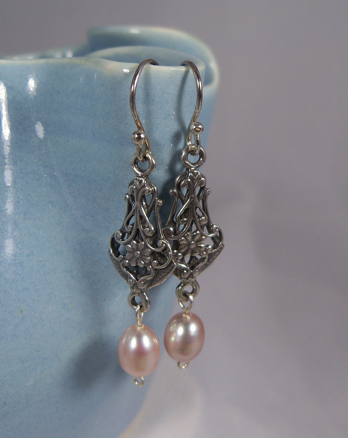 Pearl Earring: Fountain Gate