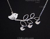 Family bird initial necklace, birds on tree, mama bird and baby birds, leaf necklace, STERLING SILVER, family necklace, new baby shower