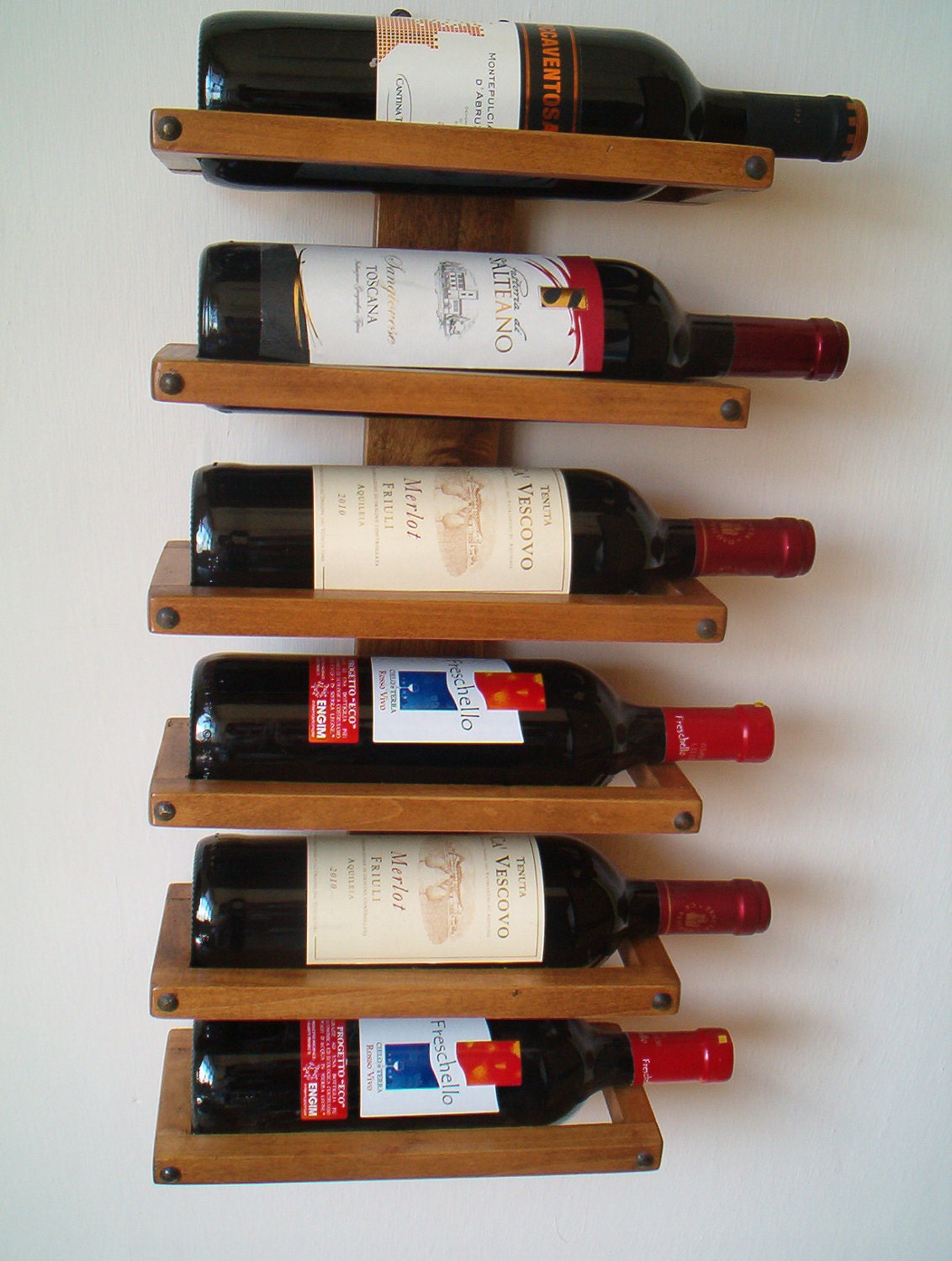 Wall wine rack