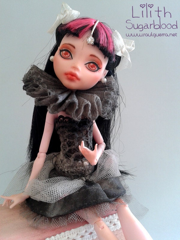 Draculaura Monster High Custom Ooak doll. LILITH SUGARBLOOD