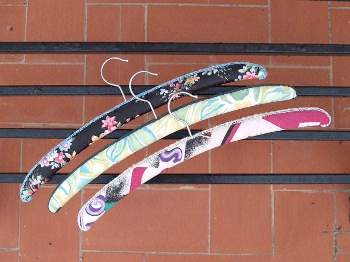 Patterned lined hangers - set of three