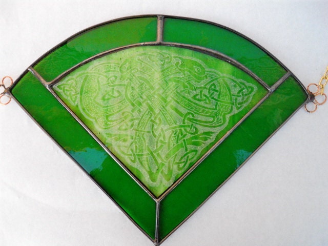 Green Stained Glass Engraved Knot