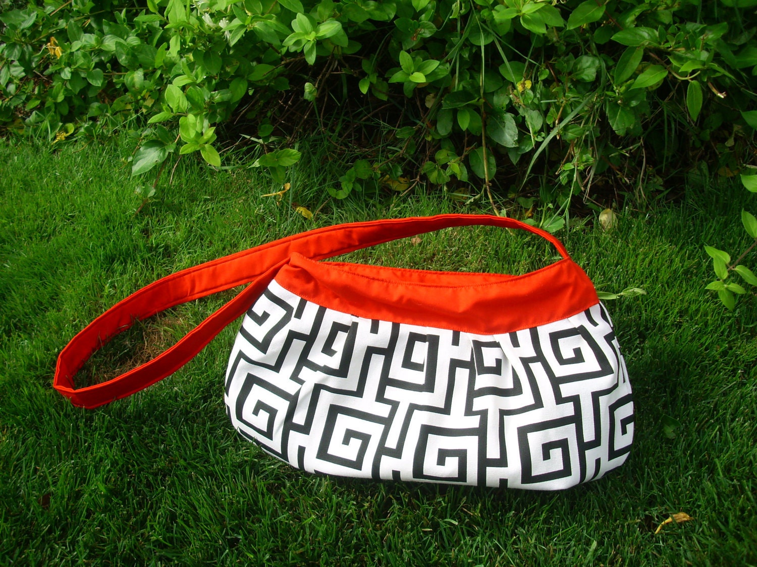 Large Buttercup Bag Maze Print with Red
