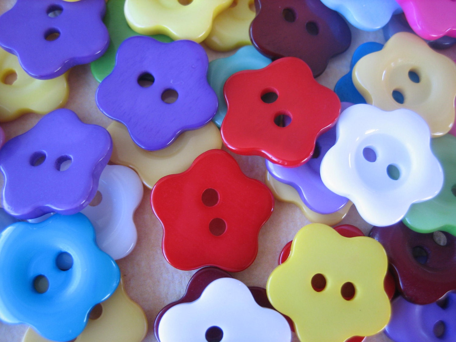 20PCS - Mixed Colors - Star Flower 2 Hole Buttons - Great for Scrapbooking, Sewing, Mixed Media Artwork - Findings by ZARDENIA