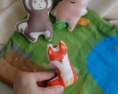 Medium Playmat with Fox and Pig Stuffies Set