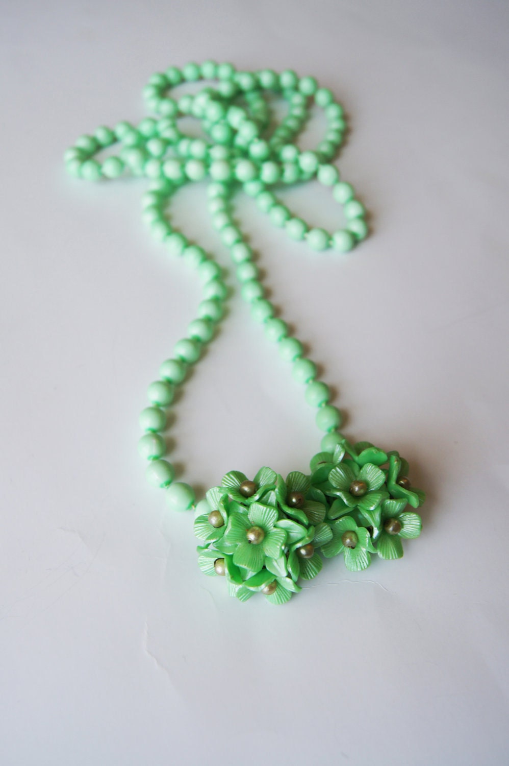 Jewelry // Necklace and Earrings // Flower Earrings // Beaded Necklace // Retro Jewelry // Vintage Costume Jewelry // Mint Green // 1970s