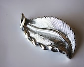 Scarf Pin // Silver Leaf // Vintage Jewelry // Pin---Silver Pin