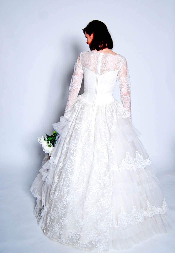 Vintage 1950s Wedding Dress - 50s Wedding Gown - White Lace & Tulle
