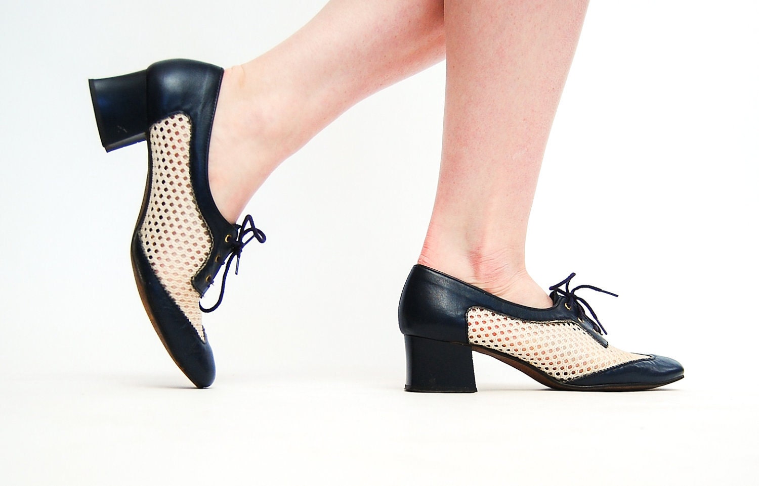 Vintage 1960s Shoes - 60s Spectator Shoes - Navy & Ivory - 1930s Style - 7N