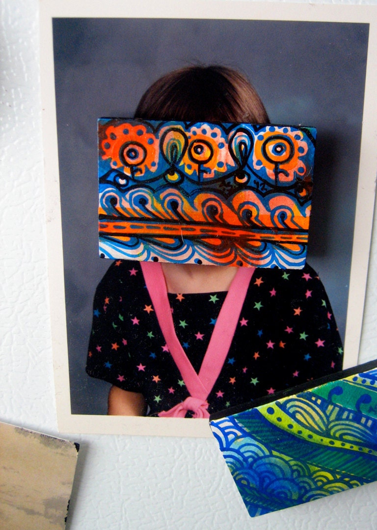 Waves.and.Eyelets.Paisley.Magnet